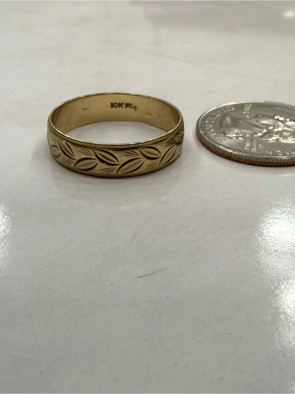 10K Gold Leaf-Pattern Ring Band - Yellow Gold